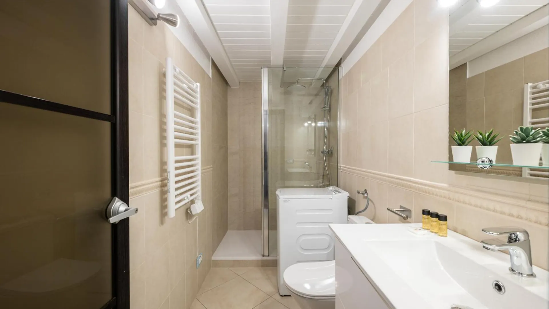 La Marne, Charming Duplex In The Heart Of Downtown Menton Apartment