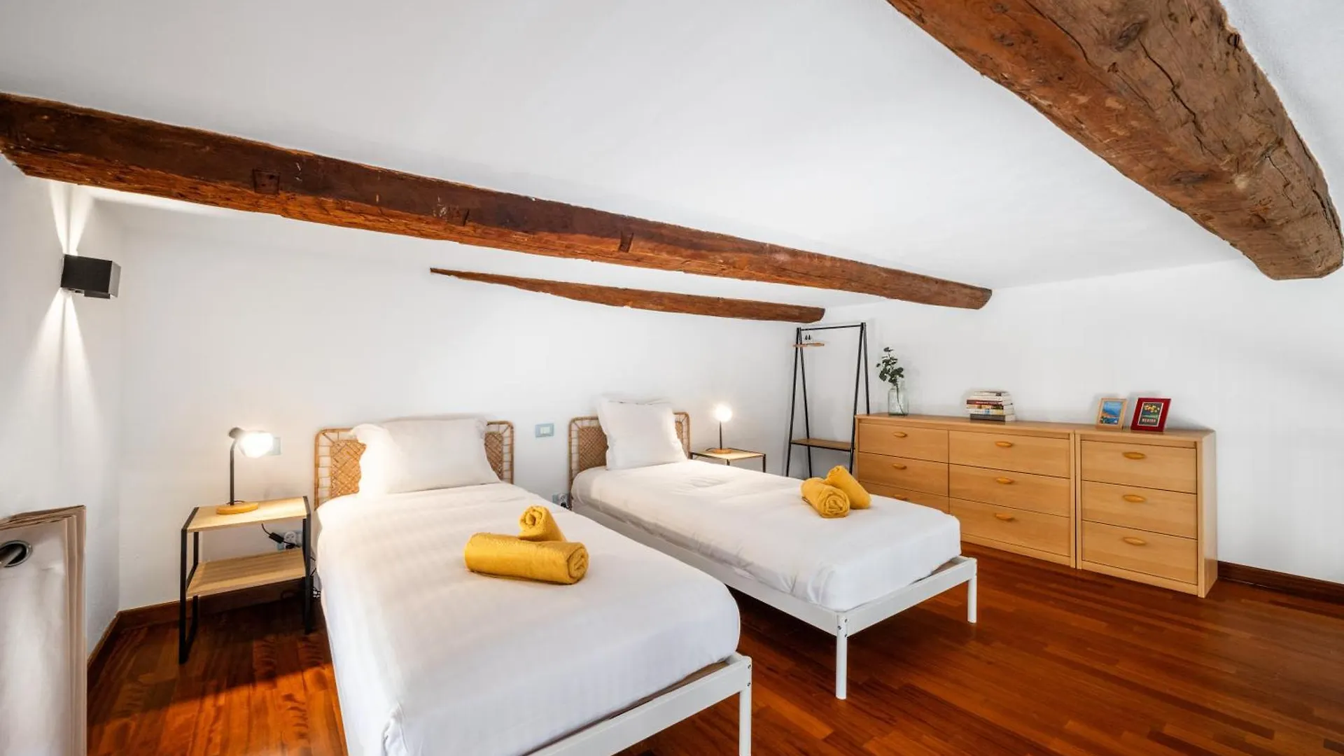 La Marne, Charming Duplex In The Heart Of Downtown Menton Apartment